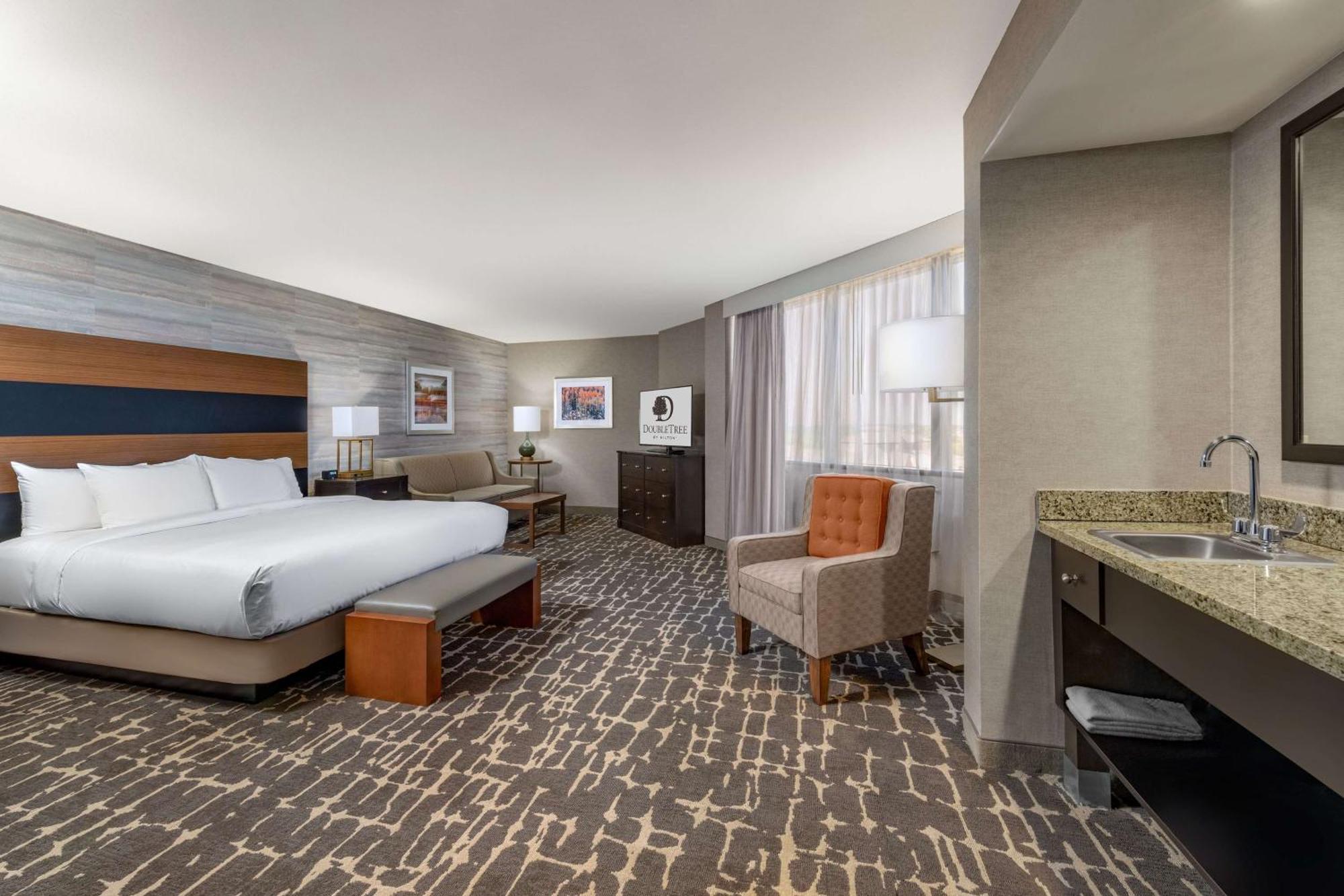 Doubletree By Hilton Hotel Denver - Аврора Экстерьер фото