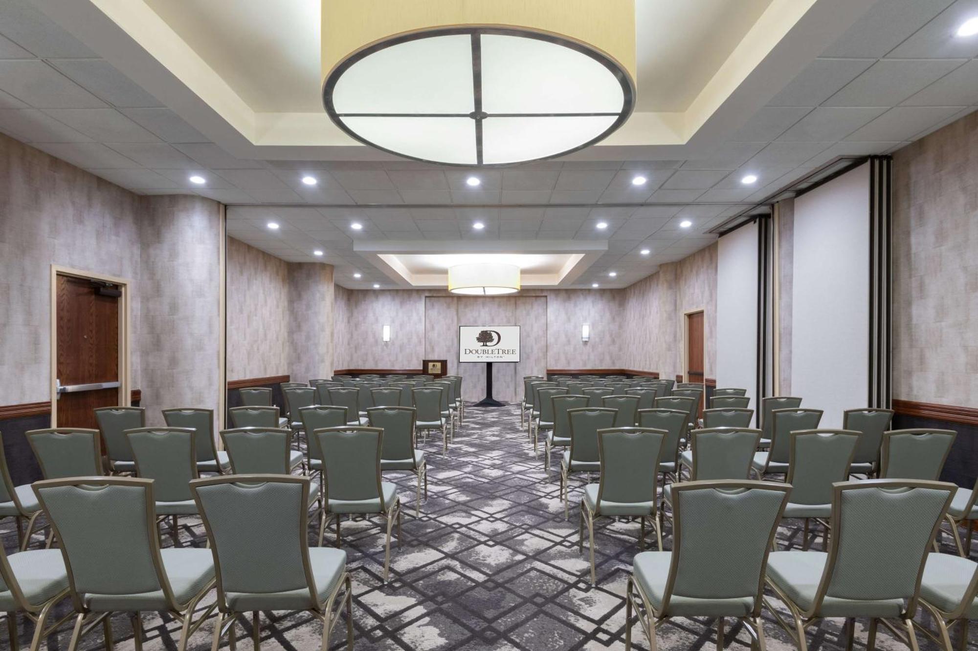 Doubletree By Hilton Hotel Denver - Аврора Экстерьер фото