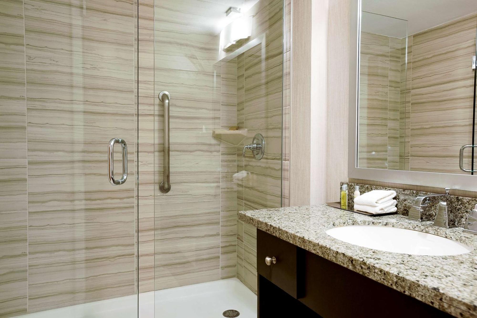 Doubletree By Hilton Hotel Denver - Аврора Экстерьер фото